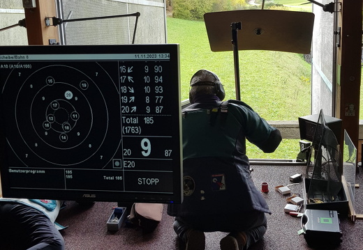 Sarah Benz 2397CA6B-0EBA-40DF-905D-18E62D79BCED